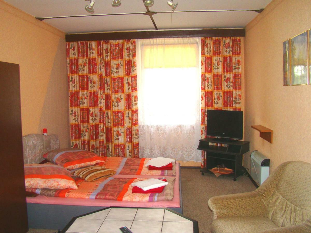 Osrodek Wypoczynkowy Oaza Hotel Kuznica Zbaska Kültér fotó